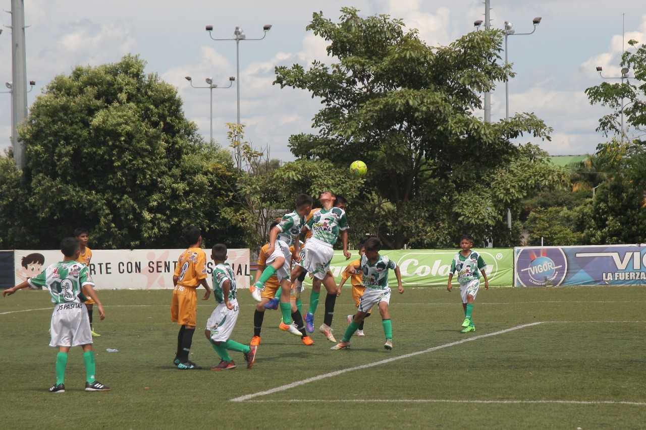 rueda-el-balon-del-babyfutbol-desde-yopal