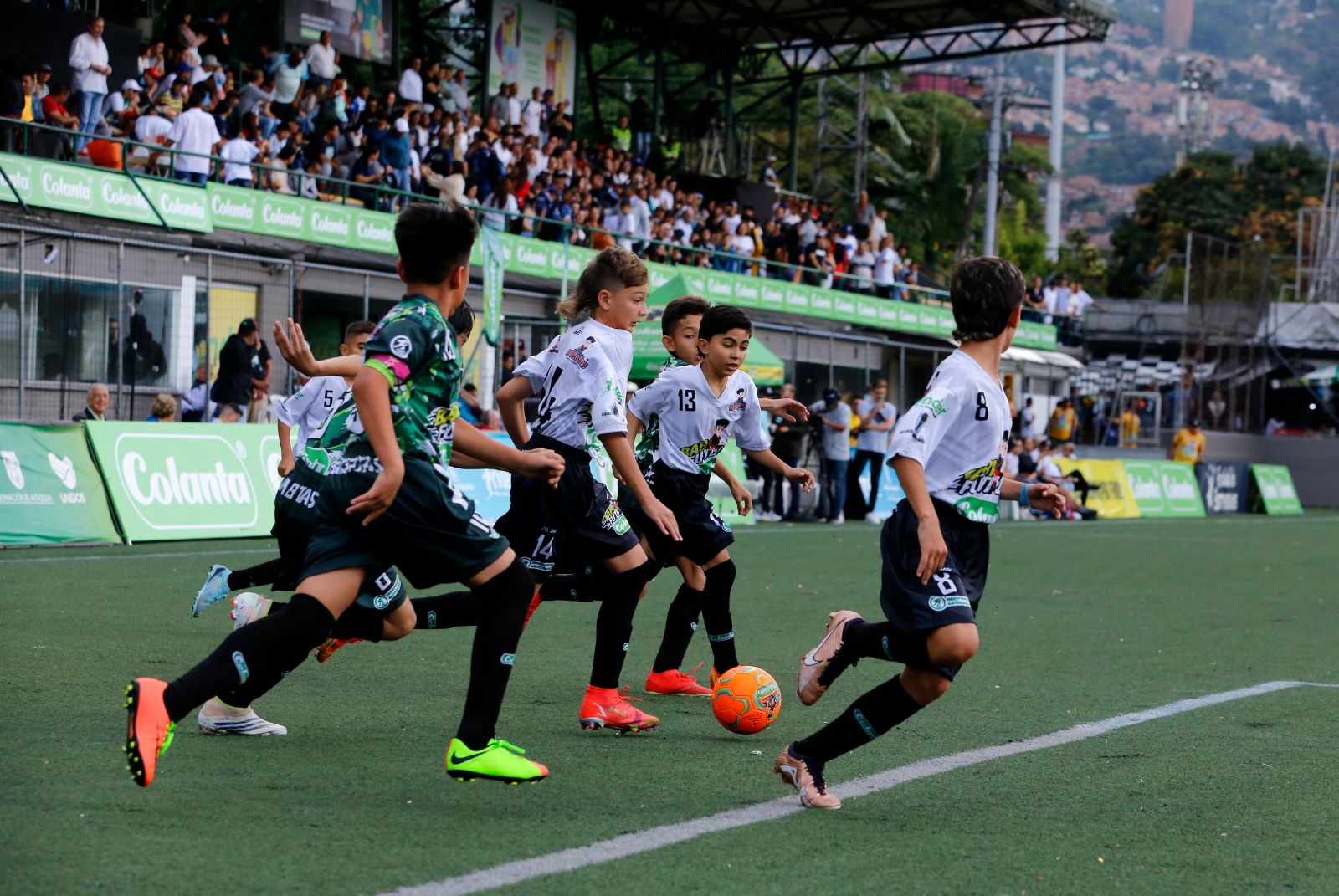 https://www.festivaldefestivales.com/wp-content/uploads/2023/04/40-equipos-jugaran-el-repechaje-del-babyfutbol-colanta.jpeg