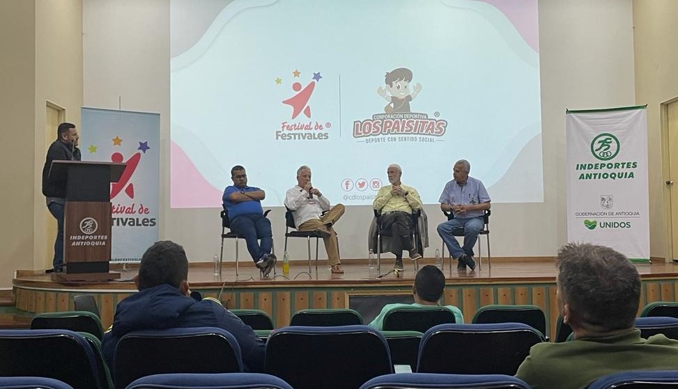 los-paisitas-apoya-la-formación-académica-deportiva