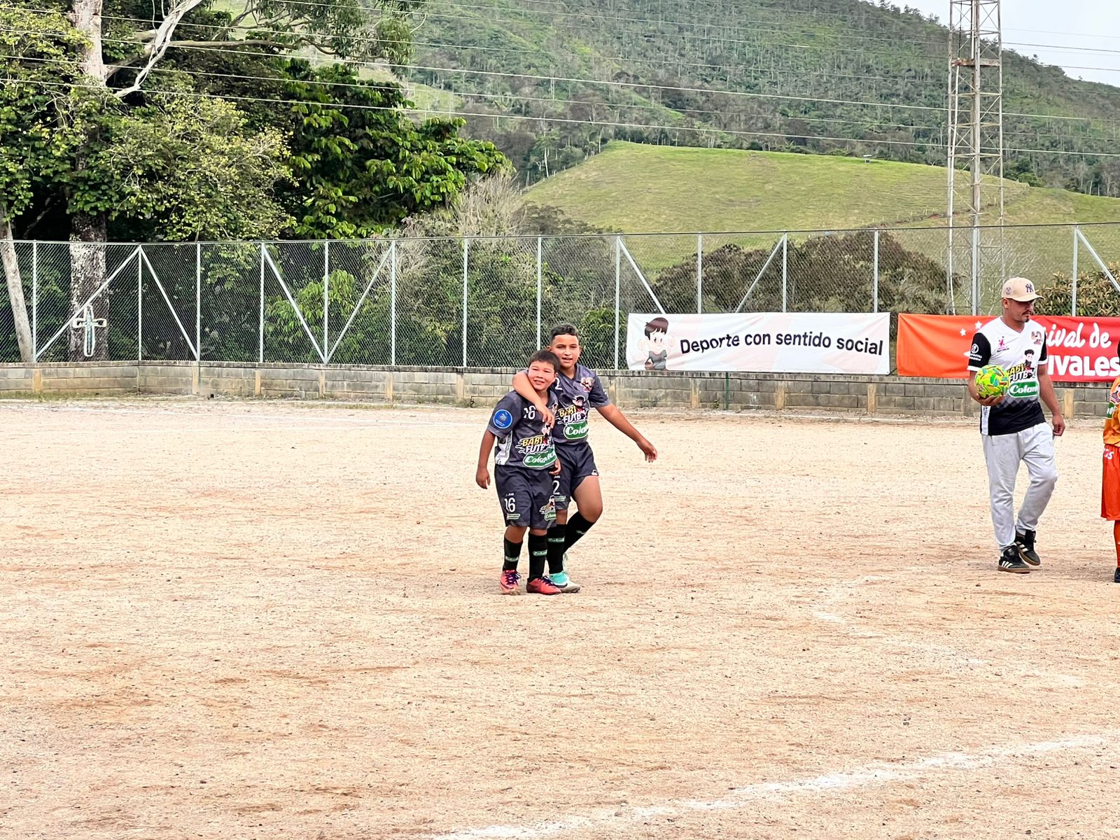 https://www.festivaldefestivales.com/wp-content/uploads/2024/11/murri-babyfutbol-colanta-frontino-2024-2025.jpeg